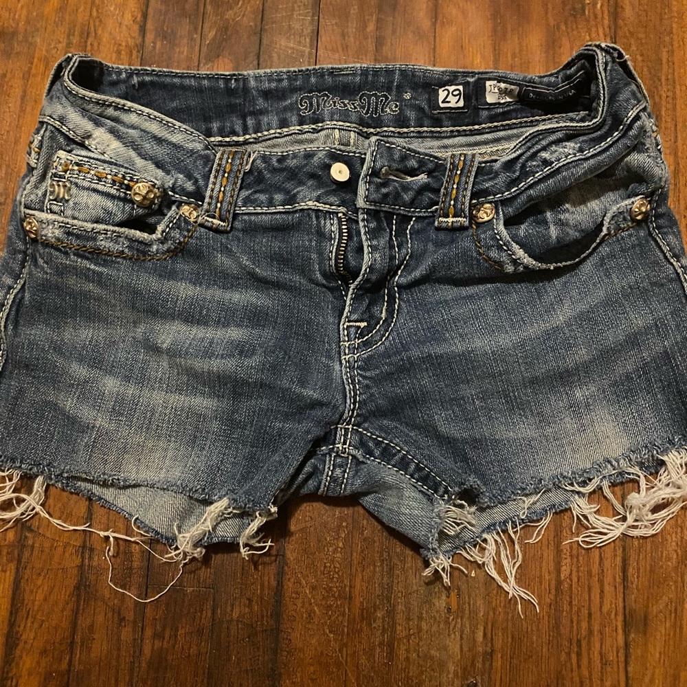 Miss Me cut off style daisy dukes